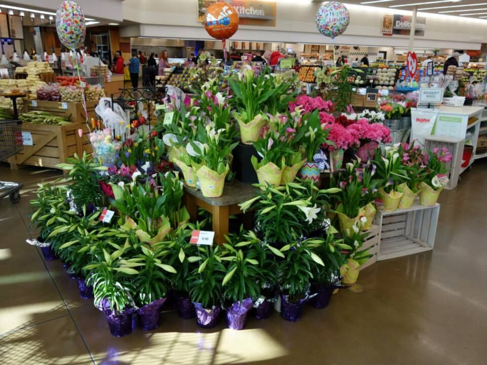 Florist: Hy-Vee